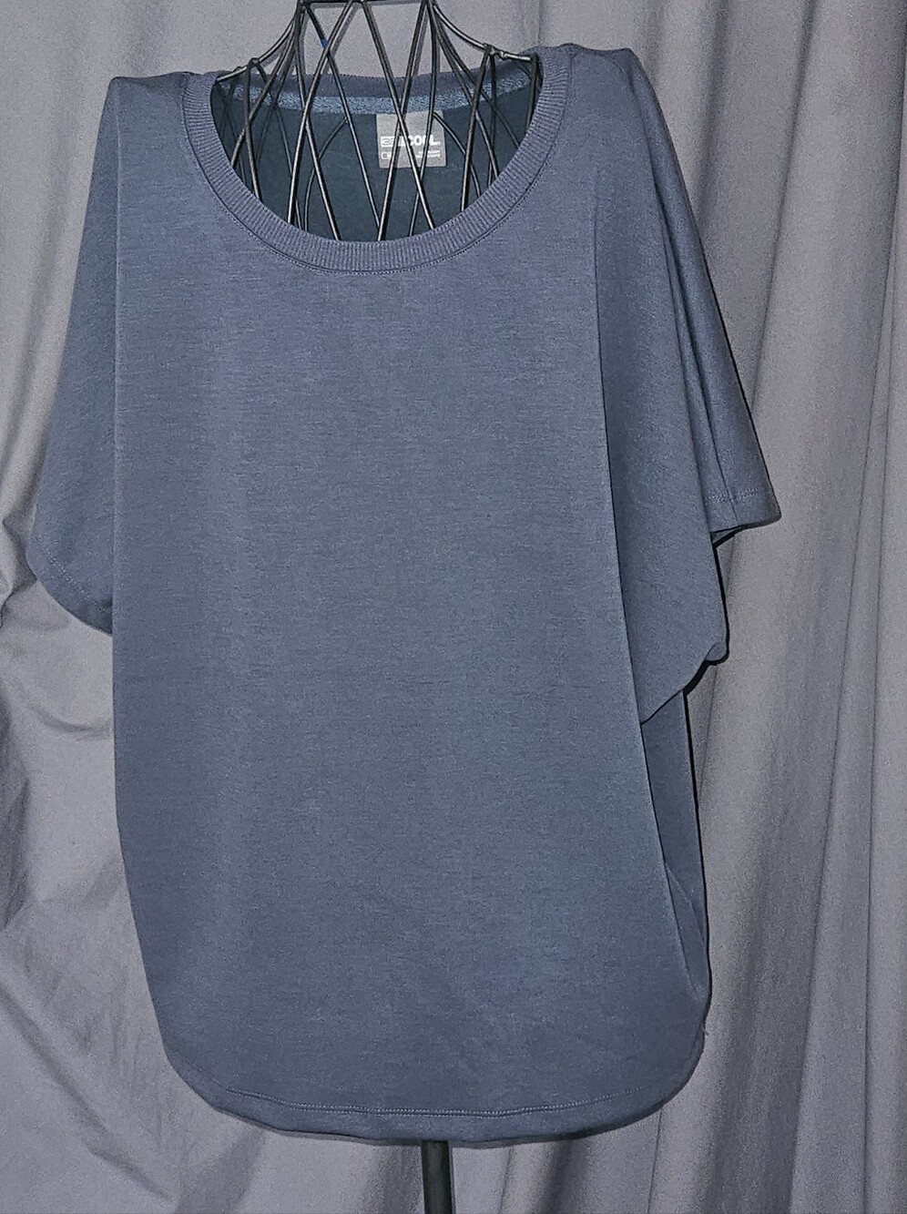 32 Degrees Scoop Neck Short Sleeve Top in Slate